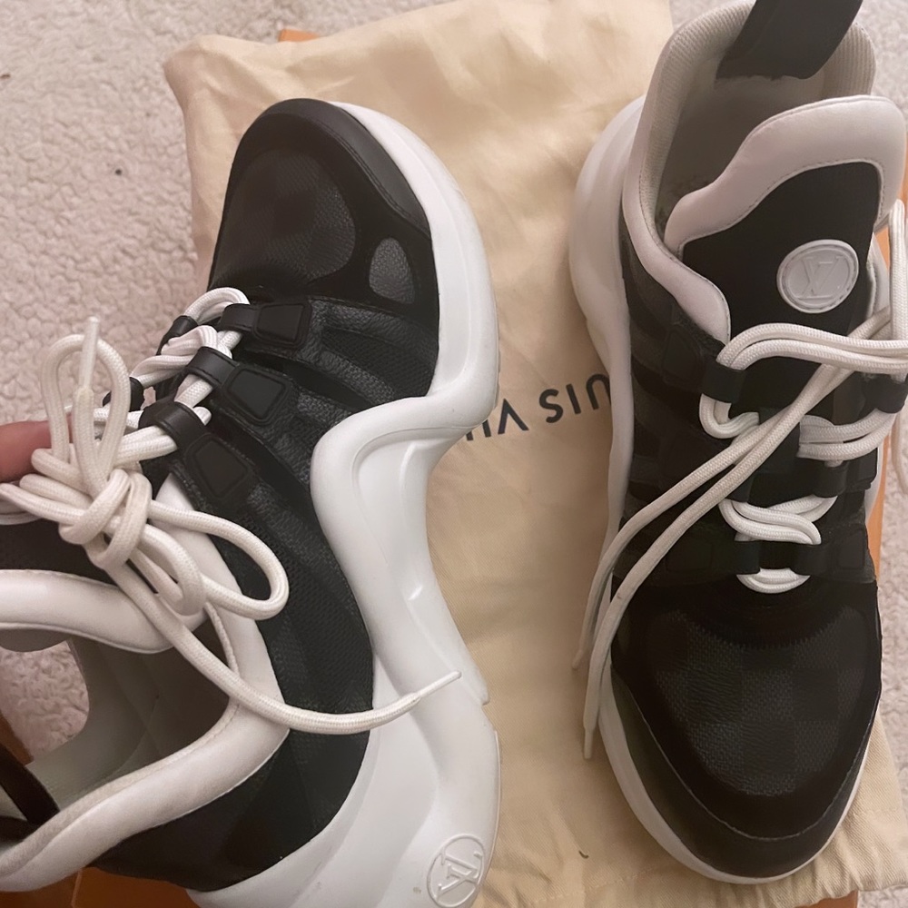 AUTHENTIC LOUIS VUITTON ARCHLIGHT SNEAKER.. WORN ONCE